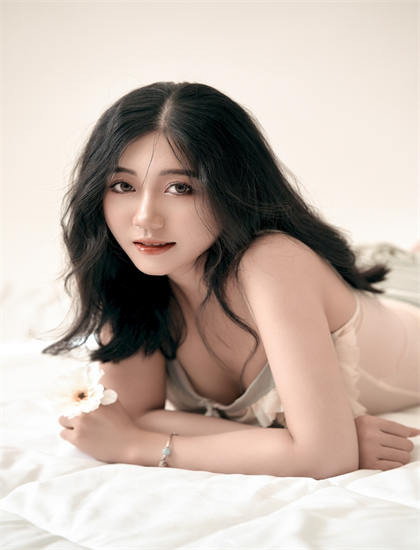 老婆不在家看的網站_高校學生在女廁偷窺老師警方通報